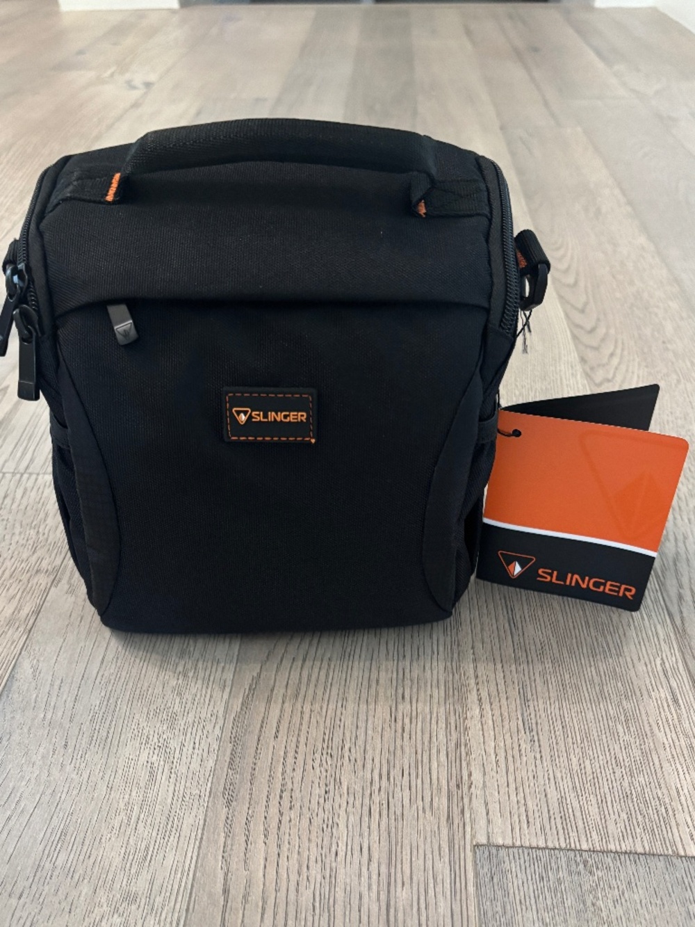 Slinger Alpine 140 Camera Bag - Black - Picture 2 of 11